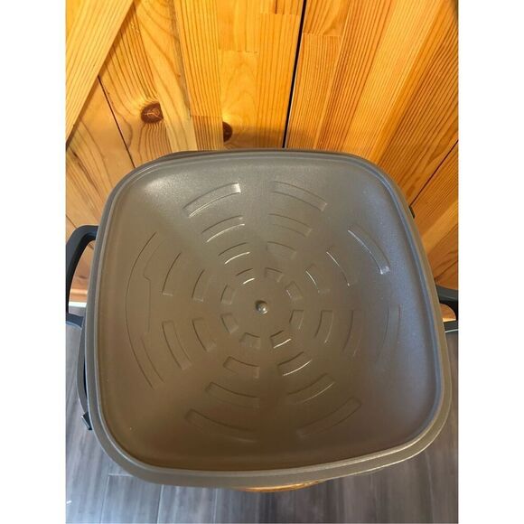 Servappetit 3.1 Qt Cast Aluminum Saucepan w/lid new in open box - Picture 7 of 8